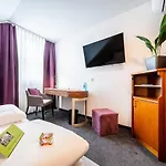 Frechener Hof فندق فريشن