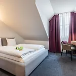 Frechener Hof 4* فريشن