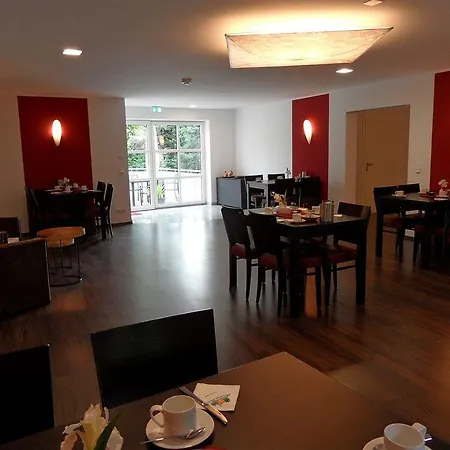Hotel Frechener Hof 4*