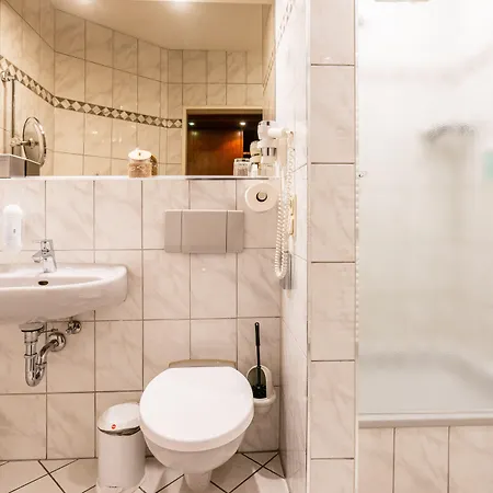 Frechener Hof Otel 4*