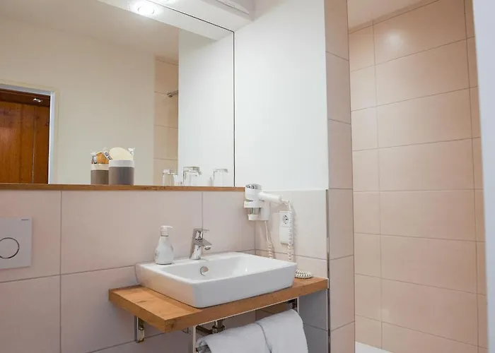 Отель Frechener Hof 4*