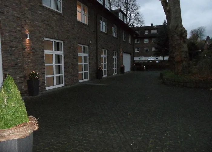 Отель Frechener Hof 4*